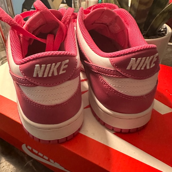 Nike Dunk Low - Picture 6 of 9